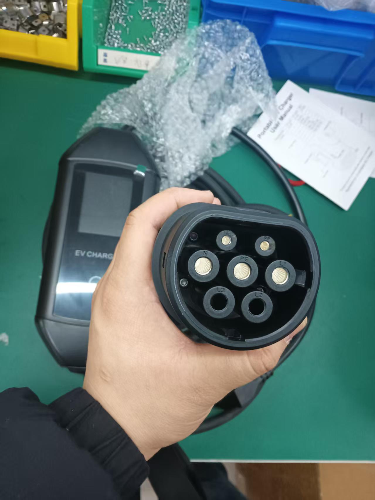 7kw  32A 220V TYPE1 TYPE2 GBT  - огляд і ціна Portable Ev Charger 16A Adjustable
