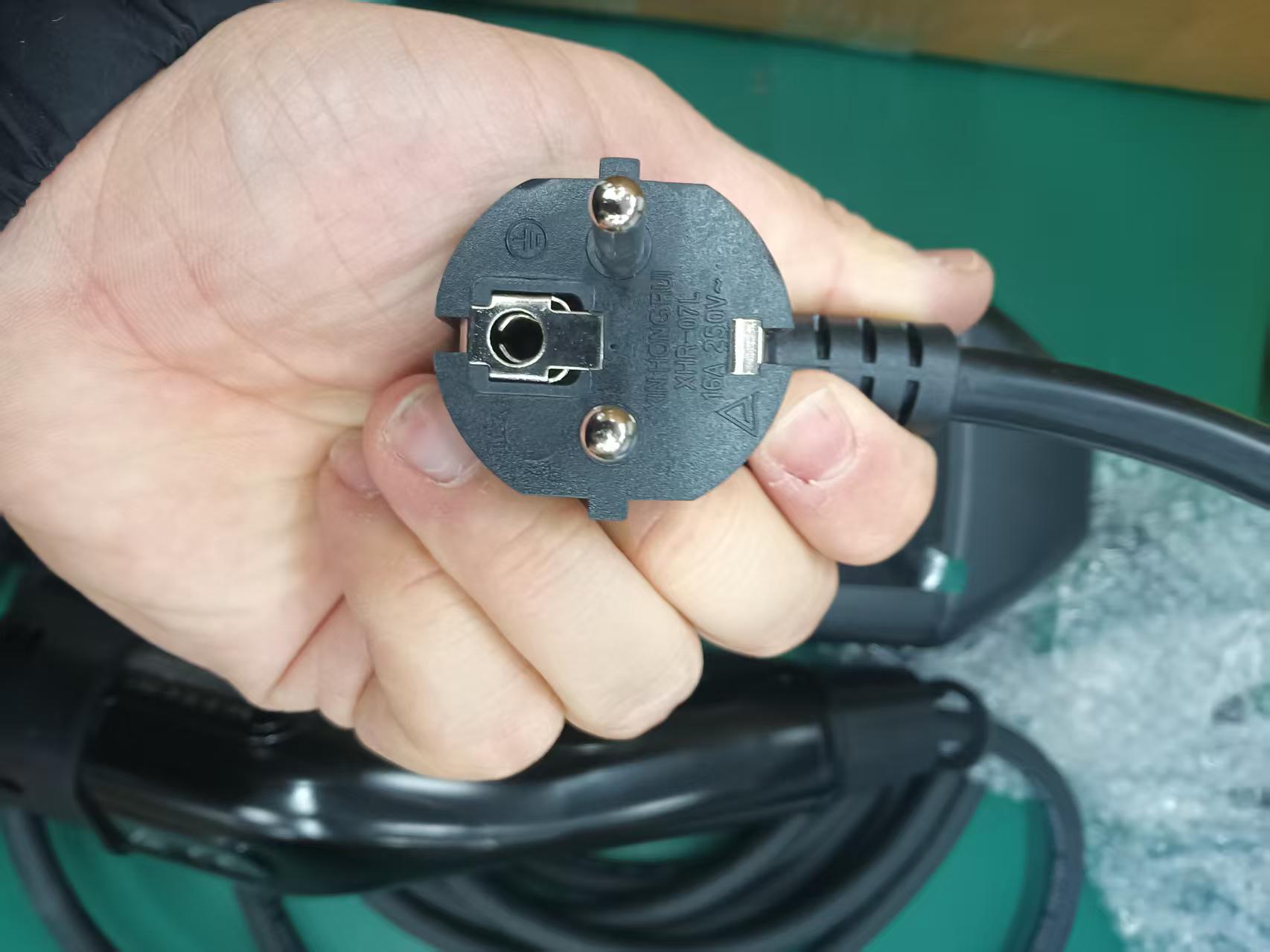 7kw  32A 220V TYPE1 TYPE2 GBT  - огляд і ціна Portable Ev Charger 16A Adjustable